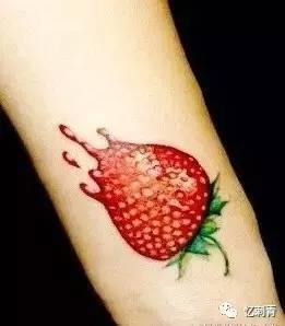 纹身女的网红吃瓜,揭秘娱乐圈幕后真相